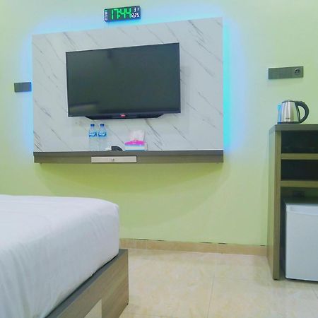 Shiva Home Syariah Redpartner Near Alun Alun Tegal Buitenkant foto